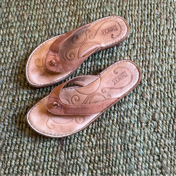Born Post-toe Slide on Leather Thong Flip Flop Sandals Size 8 - Picture 2 of 7